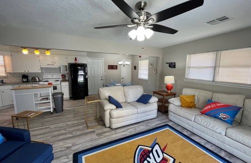 Norman House | Fantastic 3/2 near OU, fully stocked, 4 TVs, W/D