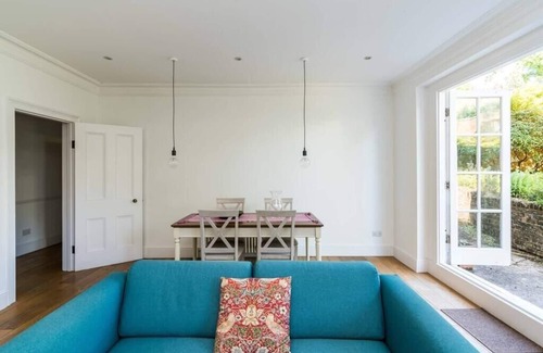 South Hampstead Condo | Fantastic 3 Bedroom Flat West Hampstead