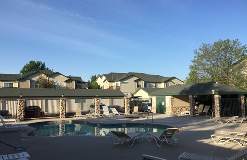 Rogers Park House | Fantastic 3 Bedroom Summer Rental in Fort Collins w/pool and bus route to CSU