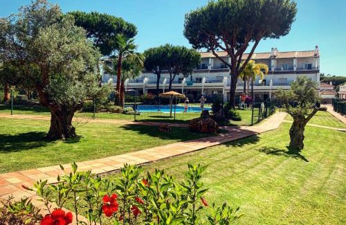 El Portil House | Fantastic 3-Bedroom Holiday Home including Tennis and Pool Near Golf Course