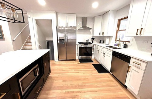 La Grange Park House | Fantastic: 3 BR/2 BTH - Modern Stylish Home