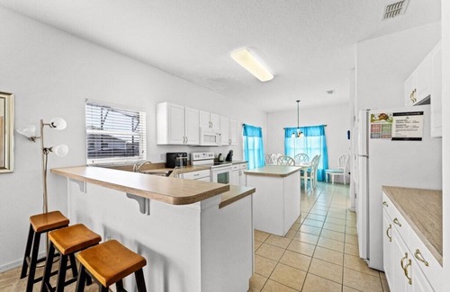 Highgate Park House | Fantastic 4 Bedroom In Gated Community with Private Pool and Games Room Minutes to Disney