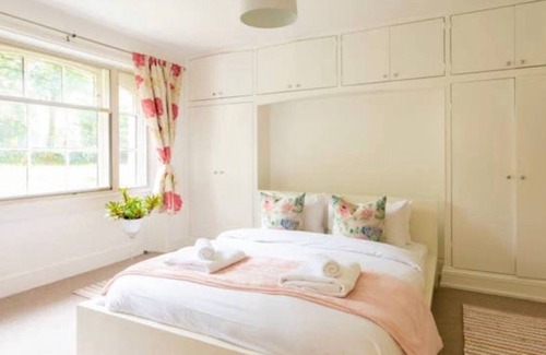 St. George's Apartment | Fantastic apartment 20 min from Central London