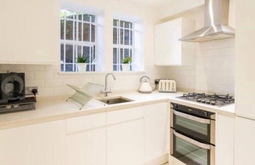 St. George's Apartment | Fantastic apartment 20 min from Central London