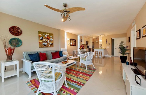 Delray Beach Apartment | Fantastic apartment 30 seconds walk to the beach