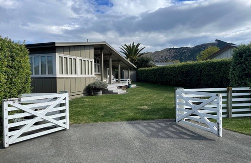 Waimarama House | Fantastic beach house designed for relaxation