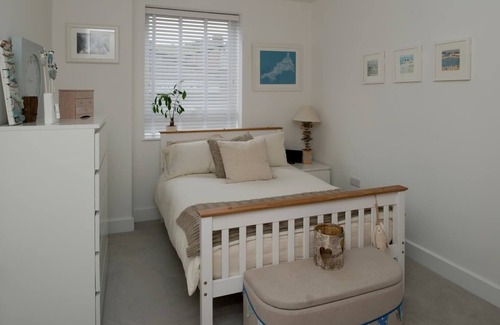Saint Paul's Apartment | Fantastic Central Apartment for 6-Month Stay!