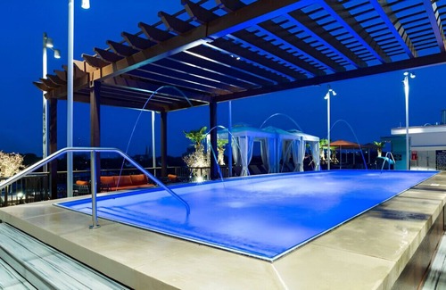 Hitch Village - Fred Wessels Homes House | Fantastic City View Room with Free Hot Breakfast