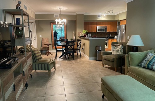 Boynton Beach Condo | Fantastic Condo, Ideal Location, Fully Furnished With Upgrades Throughout.