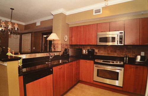 Boynton Beach Condo | Fantastic Condo, Ideal Location, Fully Furnished With Upgrades Throughout.