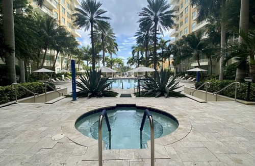 Boynton Beach Condo | Fantastic Condo, Ideal Location, Fully Furnished With Upgrades Throughout.
