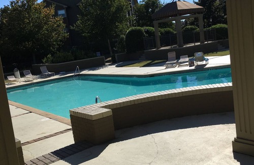 Oxford Condo | Fantastic Condo Within Walking Distance Of Football Stadium, Grove And Campus
