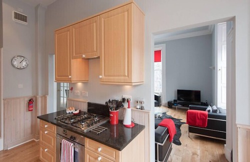 Old Town Apartment | Fantastic corner 2 bedroom property with astounding views of the famous historic Royal Mile.