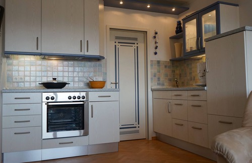 Woffelsbach Condo | Fantastic maisonette apartment on a south-facing slope above the Rursee in Woffelsbach