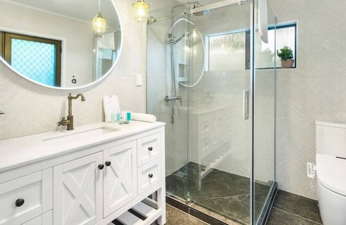 Greenlane - Ellerslie House | Fantastic Family Home in Central | WiFi & Netflix