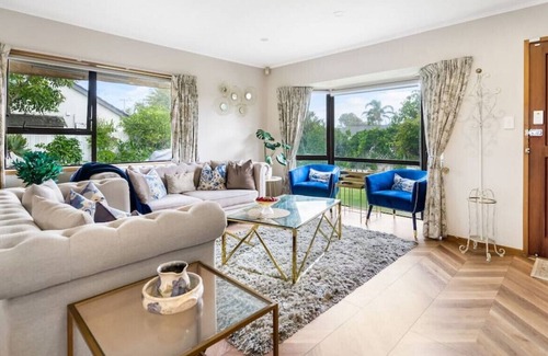 Greenlane - Ellerslie House | Fantastic Family Home in Central | WiFi & Netflix