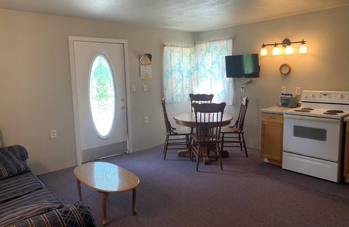 Bluffton Cabin | Fantastic Fishing in City of Gasconade, MO, cozy relaxing cabin ready for you!