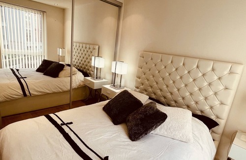 Sands End Apartment | Fantastic Flat in Chelsea Harbour