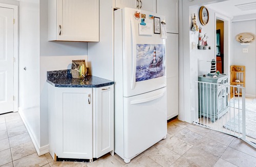Buzzards Bay House | Fantastic getaway near the bay with large yard, fast WiFi, central AC & W/D