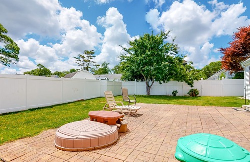 Buzzards Bay House | Fantastic getaway near the bay with large yard, fast WiFi, central AC & W/D