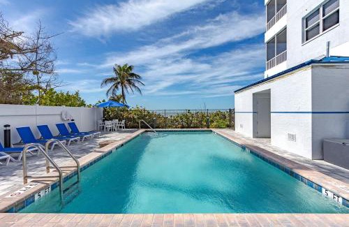 Fort Myers Beach Apartment | -Fantastic Gulf Front Condo North of the Pier- condo