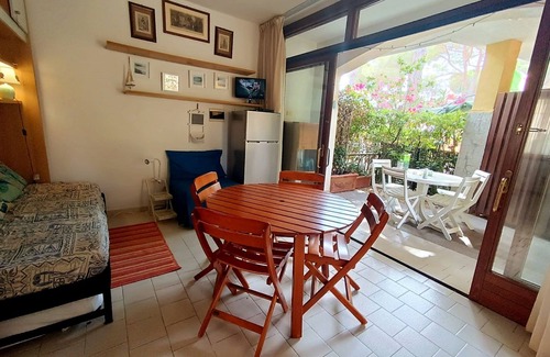 Naregno House | Fantastic Holiday Apartment Close to the Beach with Air Conditioning and Terrace; Pets are Allowed
