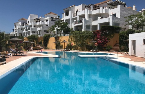 San Roque Apartment | Fantastic holiday apartment with sea view on the best stretch of Costa del Sol