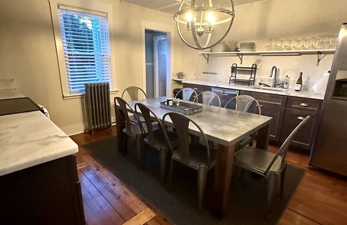 Fifth Ward House | Fantastic home with yard on Thames