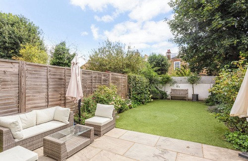 Hammersmith and Fulham House | Fantastic house w/garden close to river Thames & parks