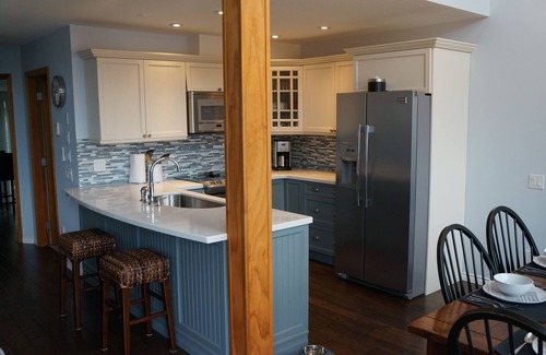 Central Okanagan Cottage | Fantastic, Lake View, Family Friendly, 3 Bdrm Cottage, Just Steps To The Water