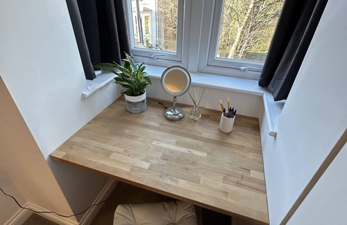 Windmill Hill House | Fantastic large town house situated 9 minute drive away from Bristol City Centre
