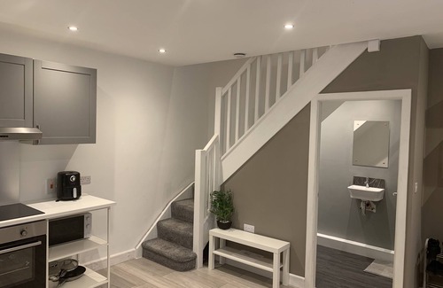 Warmingham Ski Chalet | Fantastic Location, Annexe with Hot Tub