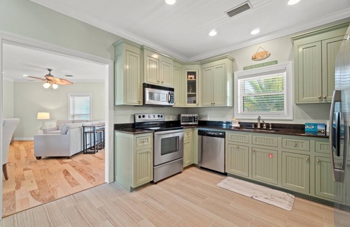 Kiska Beach House | Fantastic Location with GULF VIEWS, Steps to the Beach and Sleeps 14!