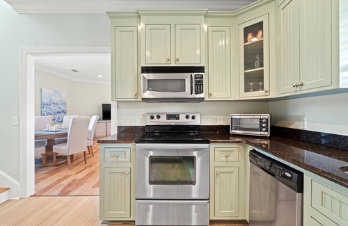 Kiska Beach House | Fantastic Location with GULF VIEWS, Steps to the Beach and Sleeps 14!