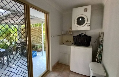 Rainbow Beach House | Fantastic low set home in convenient location for the whole family including the pooch.
