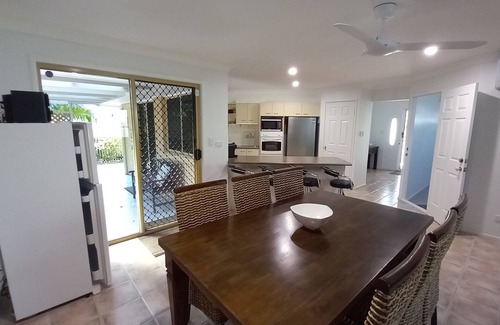 Rainbow Beach House | Fantastic low set home in convenient location for the whole family including the pooch.