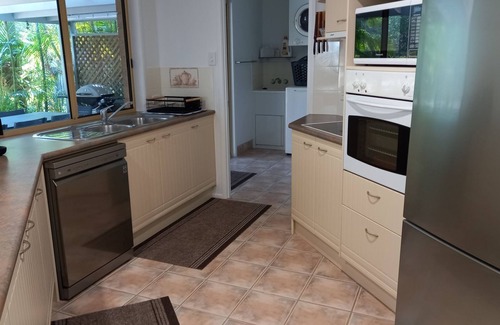 Rainbow Beach House | Fantastic low set home in convenient location for the whole family including the pooch.