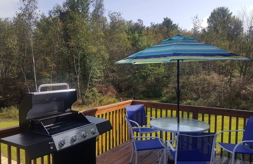 Long Pond House | Fantastic Luxury Home * HOT TUB * LINEN incl, Pool Table *6 Bed Rm, WI-FI NR All