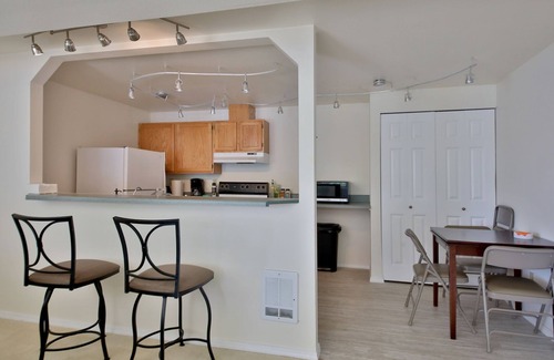 Freeland House | Fantastic, Multi-family, Medium Bank Waterfront Retreat in Freeland!