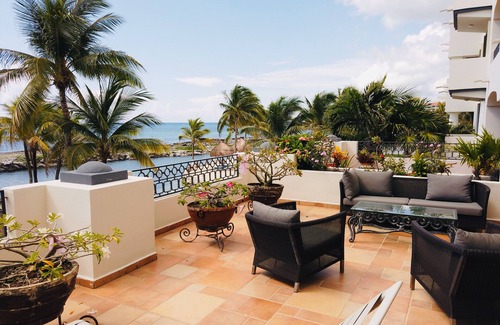 Puerto Aventuras Condo | Fantastic Oceanfront condo with private beach: best view in Puerto Aventuras