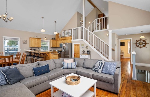 Roads End House | Fantastic Ocean View House with New Private Hot Tub, Pet Friendly, Pool Table, Fireplace, BBQ, WiFi