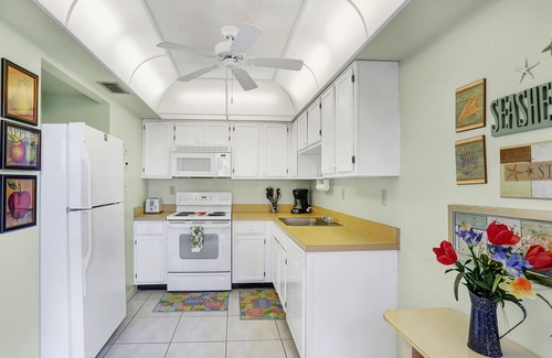 Hammock Bay Condo | Fantastic place to spend the winter, relaxation at its finest!