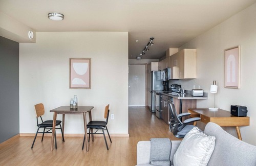 Lower Queen Anne Apartment | Fantastic Queen Anne 1BR w/Gym & W/D, nr Space Needle, by Blueground