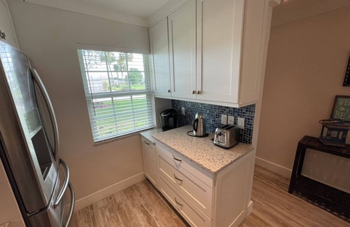 Cypress Lake Villa | Fantastic renovated 2 bedroom Villa Bungalow steps to pool & sports bar Bucketts