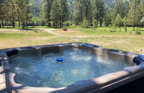 Garden Valley Cabin | Fantastic Riverside Cabin with Hot Tub, WFI!