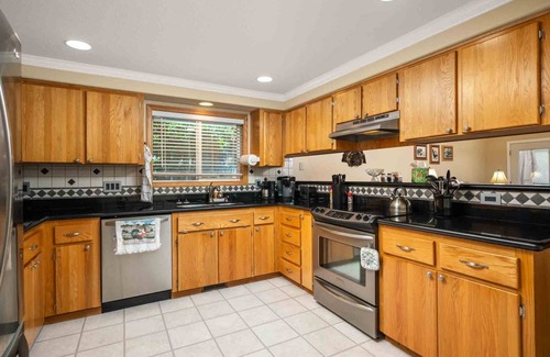 Hillsboro House | Fantastic Single Level Ranch Layout, Fenced Backyard w/Large Deck, New Decor and Furnishing