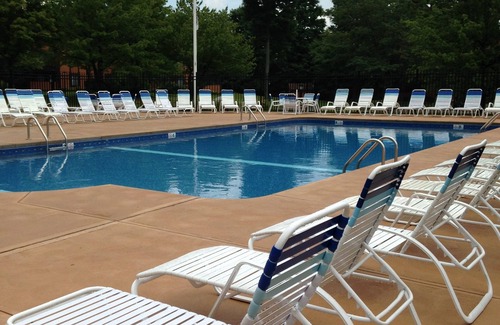 Seven Springs Condo | Fantastic Ski Condo! Fireplace, Outdoor Bar and Grill, Down bedding! Free night!