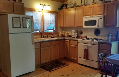 Mercer Cabin | Fantastic Sunset View, Privacy, Lakefront, Private Dock, Free WiFi, Cable-Mercer