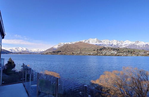 Queenstown Apartment | Fantastic Views Lake Wakatipu and The Remarkable!