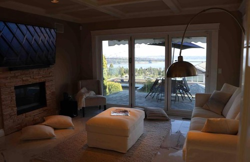 West Vancouver Villa | Fantastic west van full city view duplex house